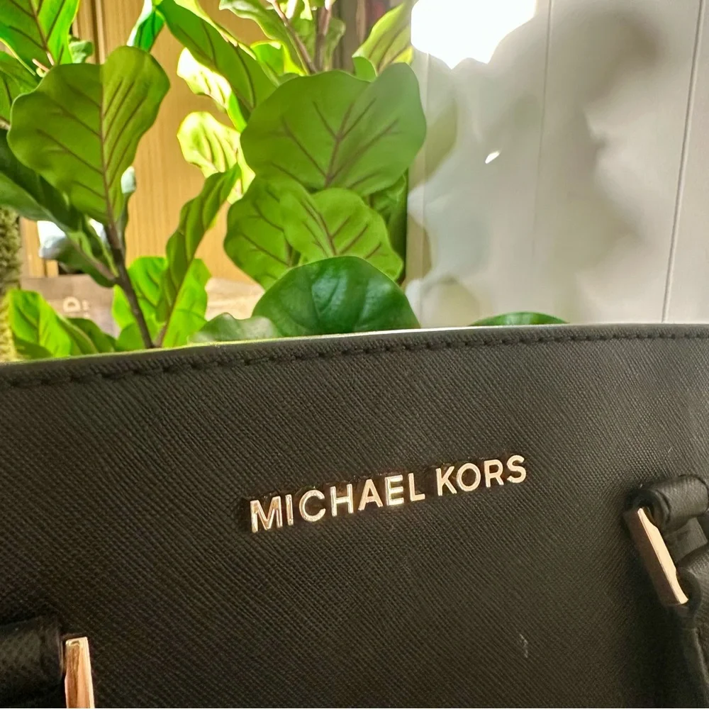 Michael Kors Black Shoulder Bag - Picture 7 of 7